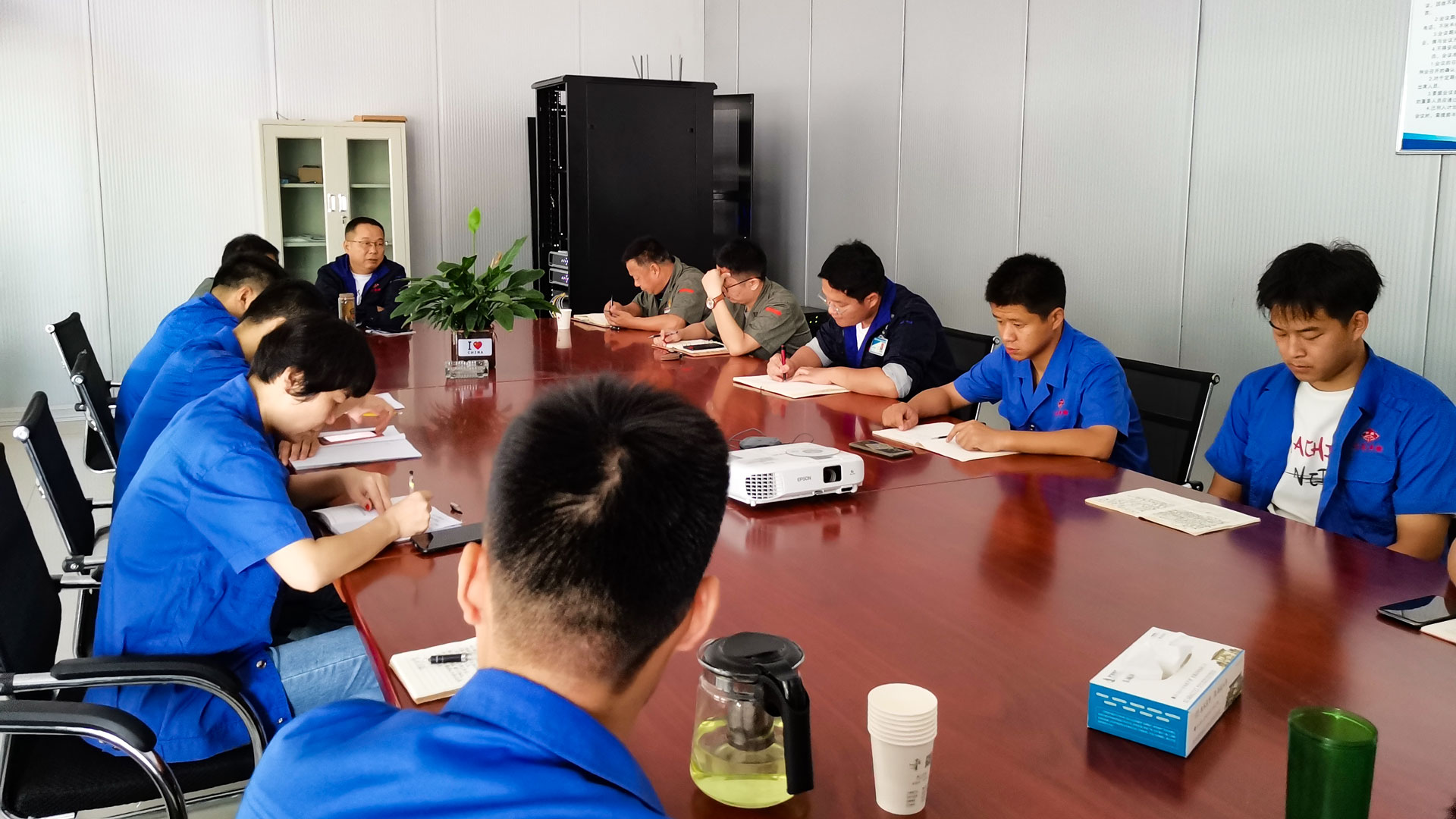 忠誠企業(yè)、愛崗敬業(yè)第二階段會議-(3).jpg