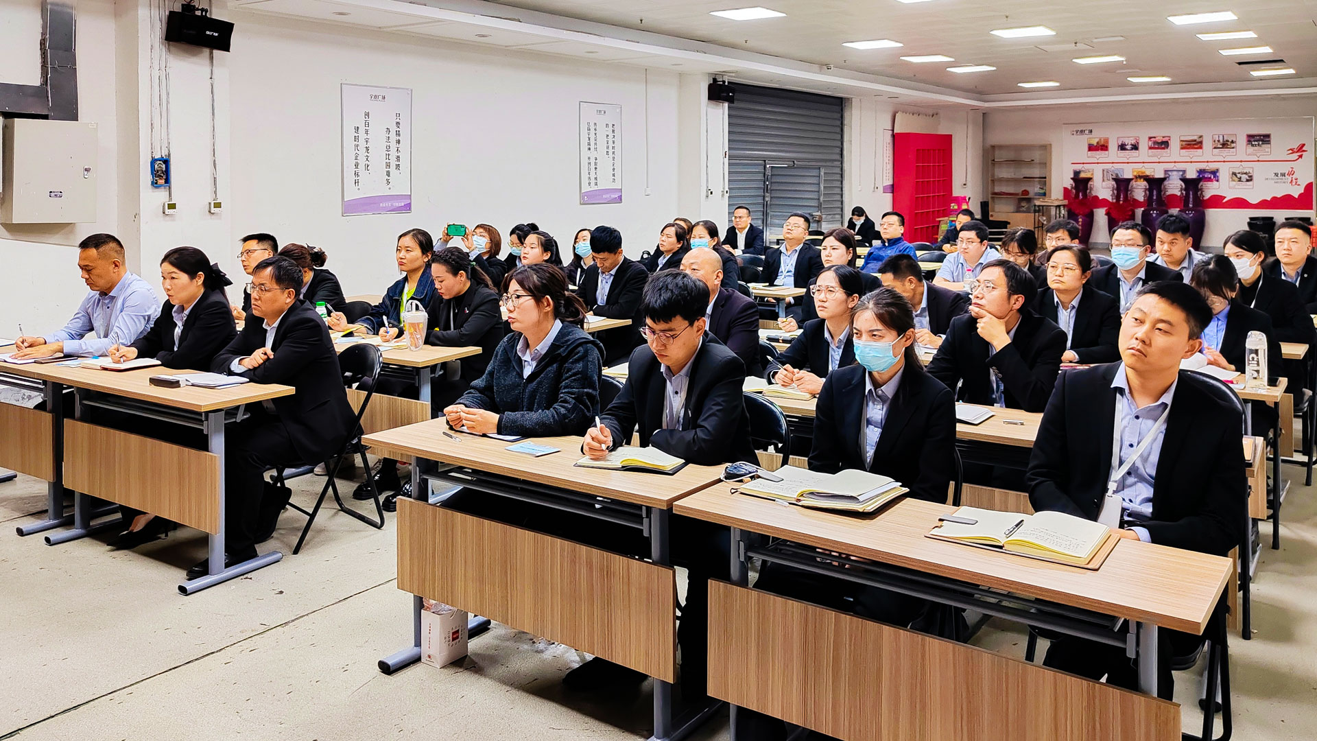 百貨公司：抓培訓，促提升圖二.jpg