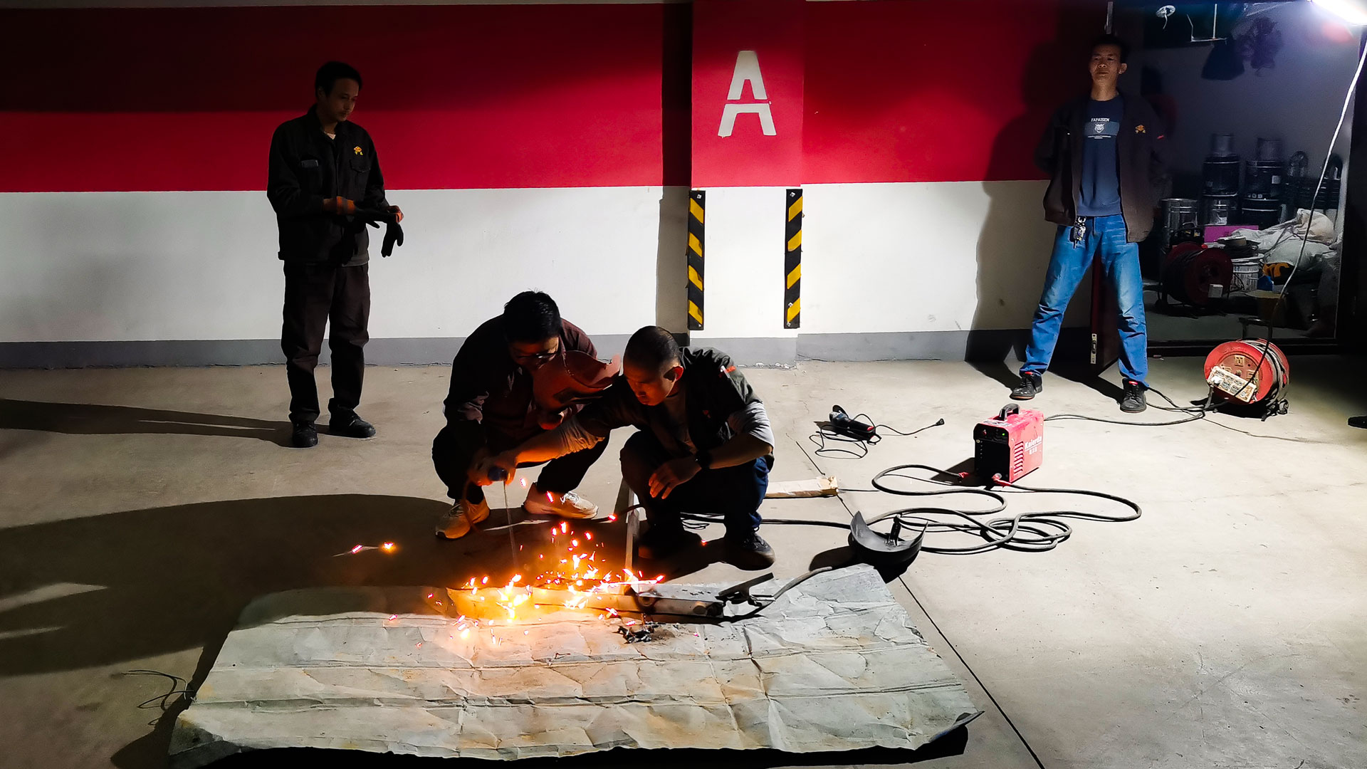 1水電維修中心：開展焊接技術及電梯緊急救援培訓，提高工程部實踐操作能力.jpg